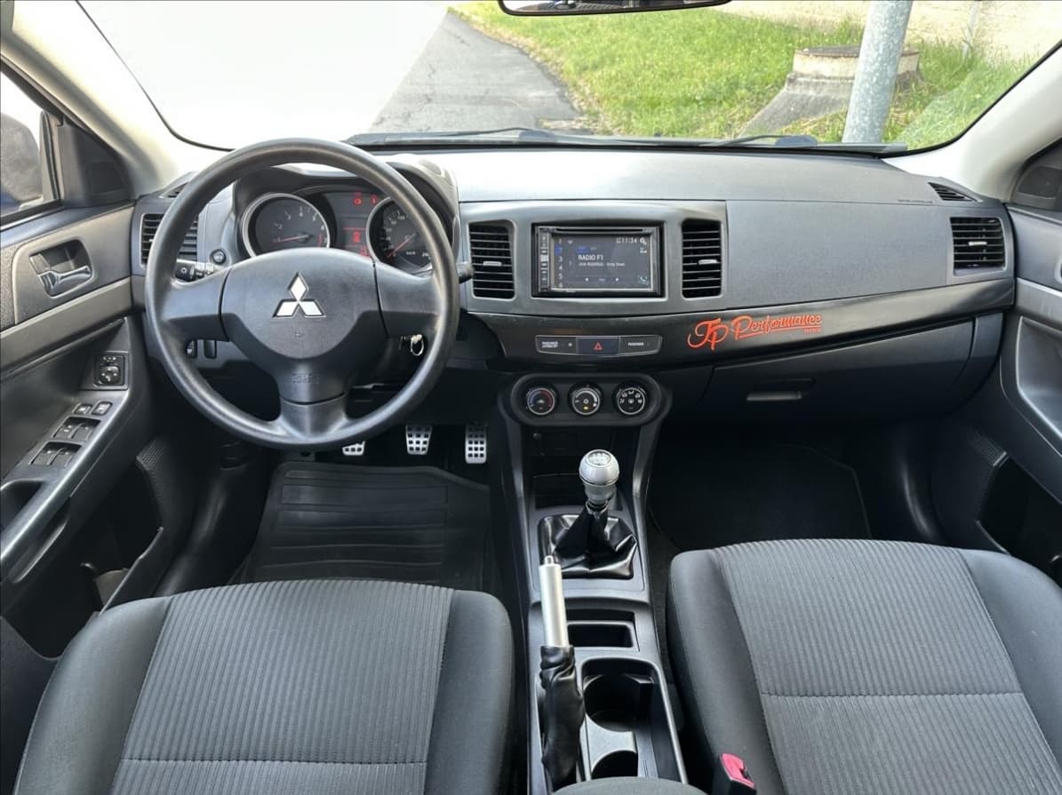 2015 Mitsubishi LANCER - 12
