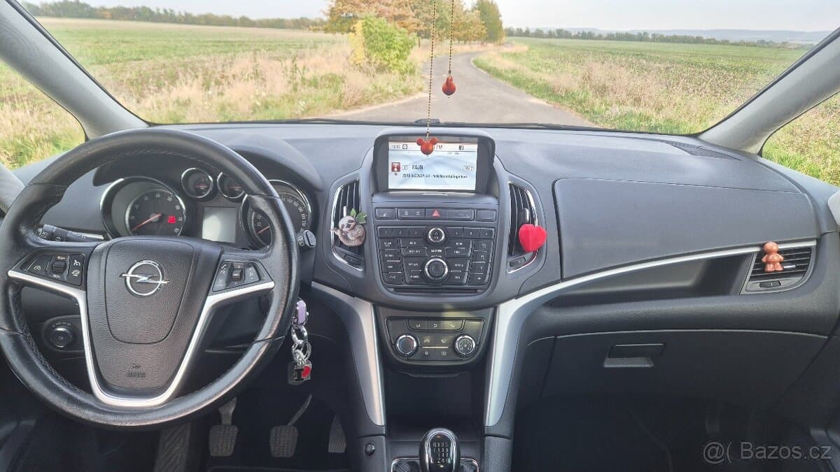 2012 Opel ZAFIRA - 12