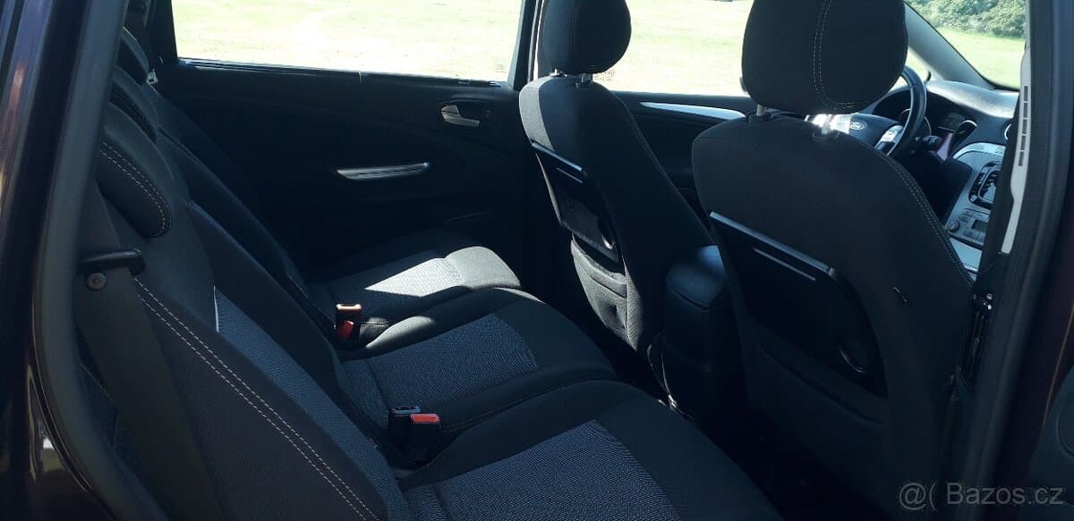 2010 Ford S-MAX - 12
