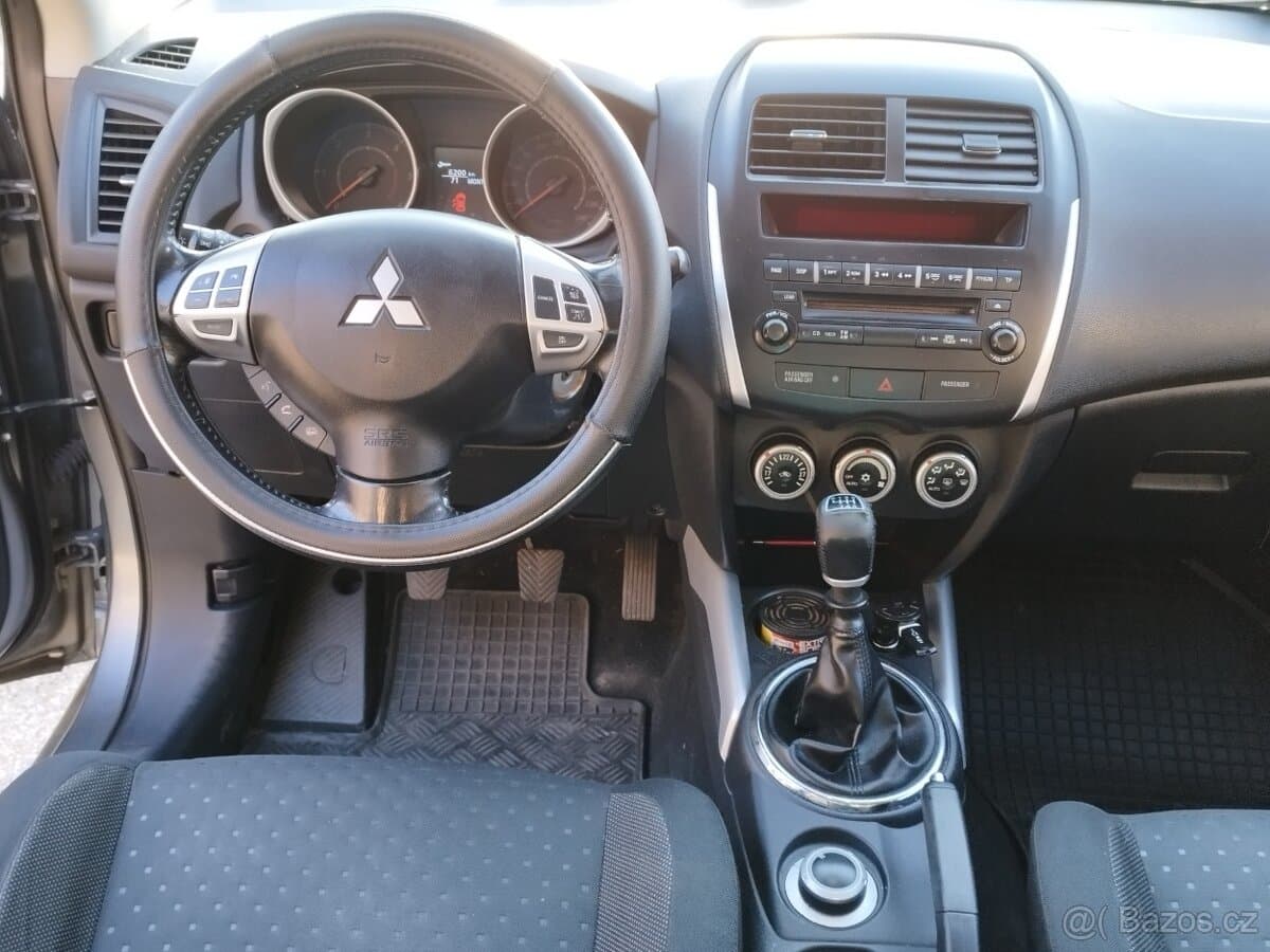 2011 Mitsubishi ASX - 12
