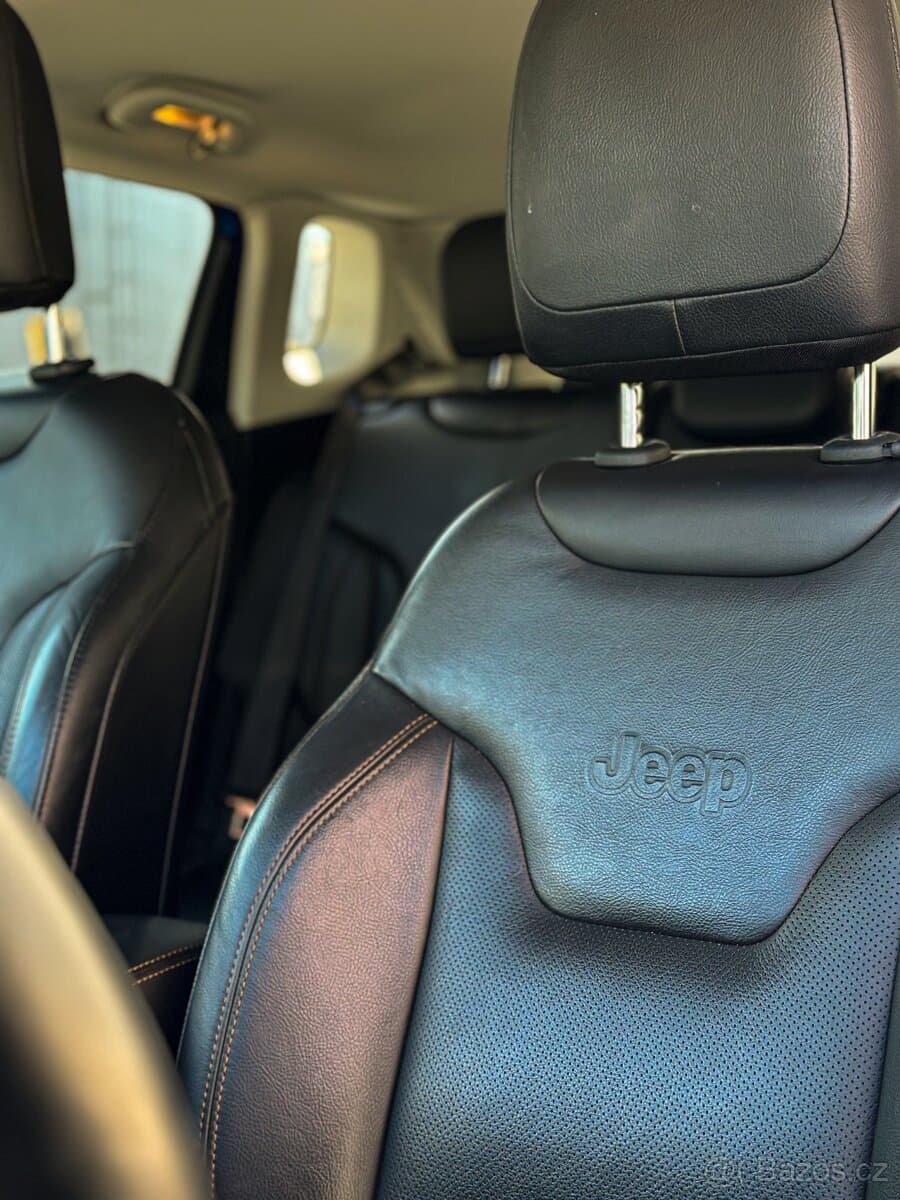 2018 Jeep COMPASS - 12