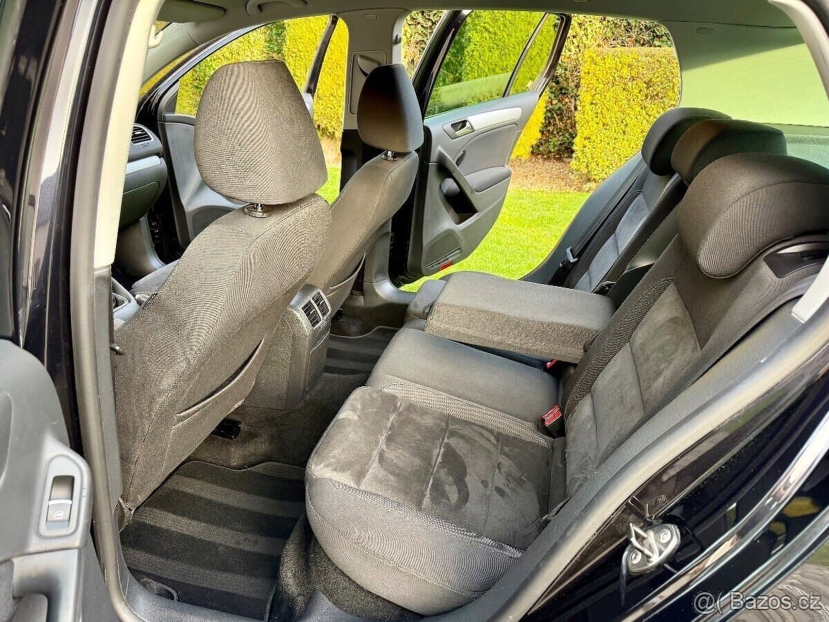 2011 Volkswagen GOLF - 12