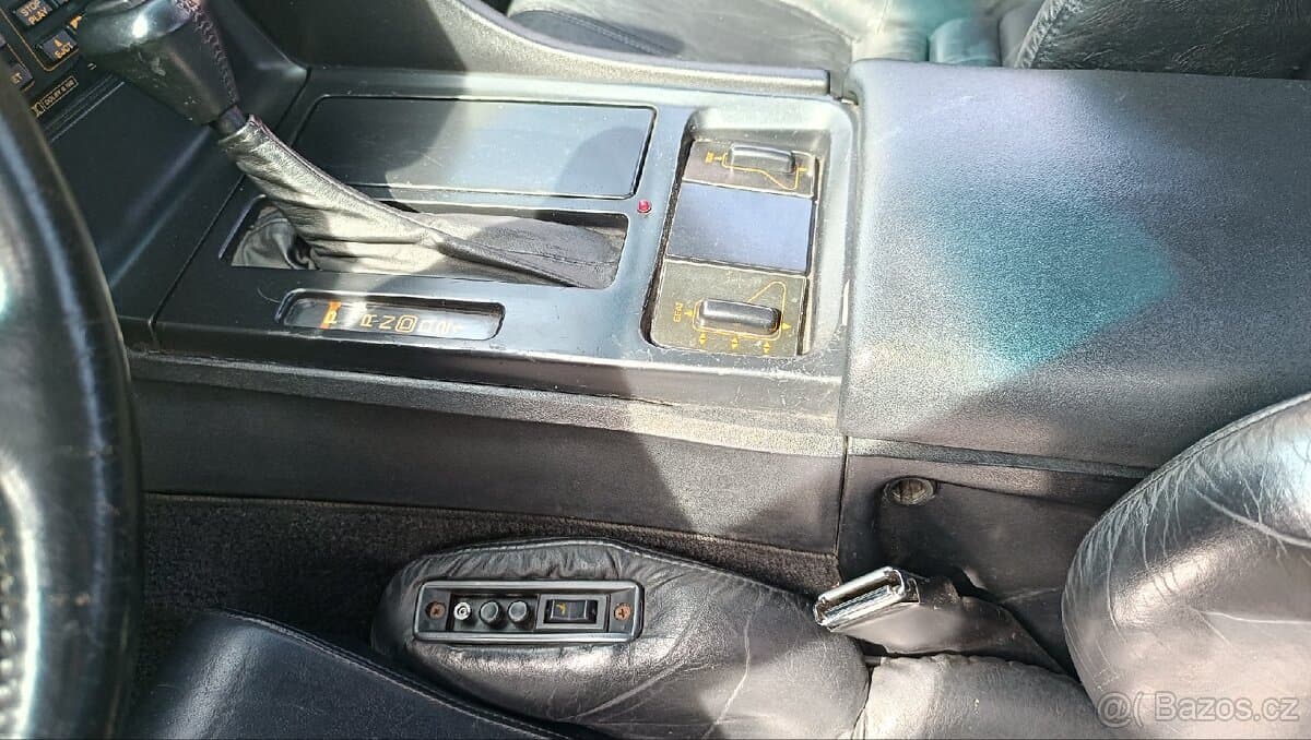 1992 Chevrolet CORVETTE - 12