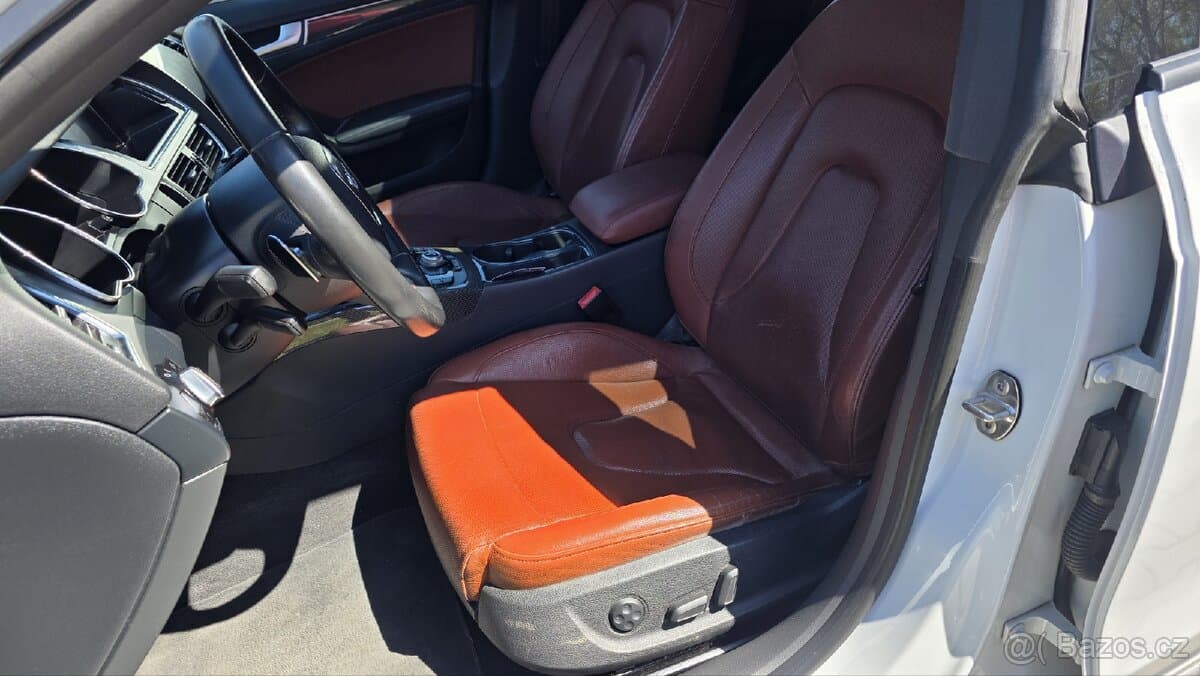 2011 Audi S5 - 12
