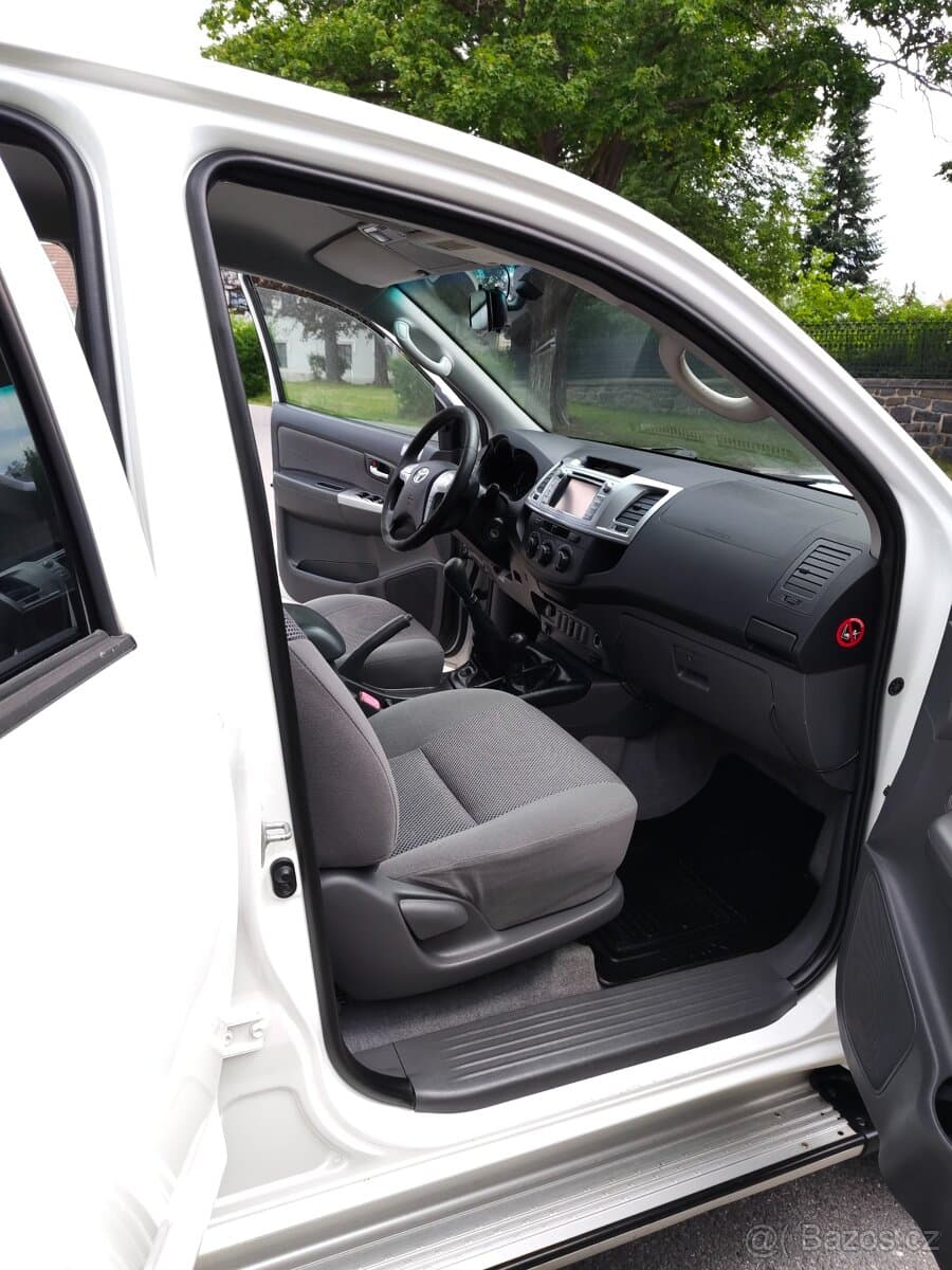 2012 Toyota HILUX - 12