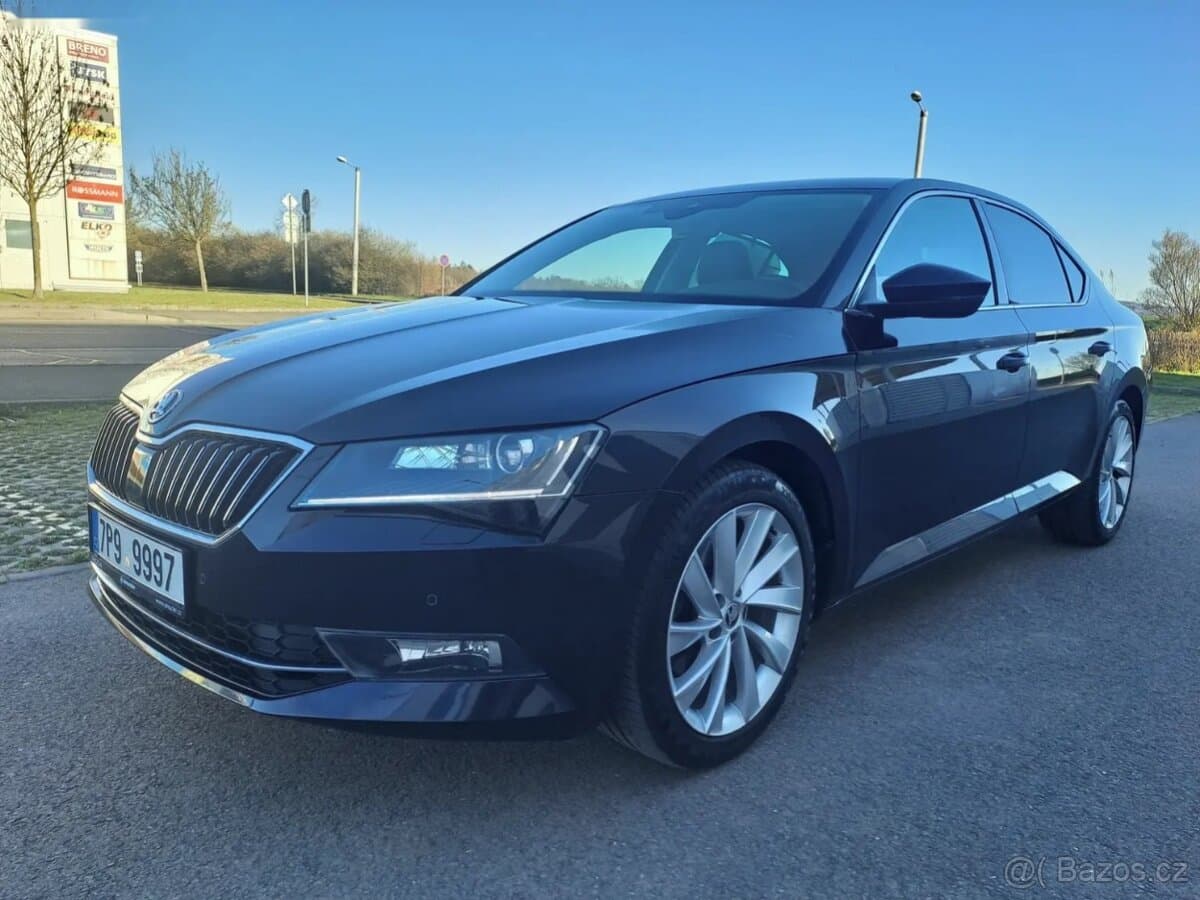 2020 Škoda SUPERB - 12