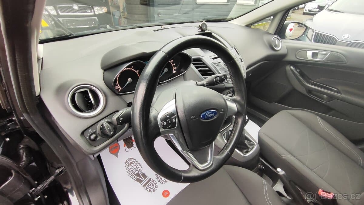 2015 Ford FIESTA - 12