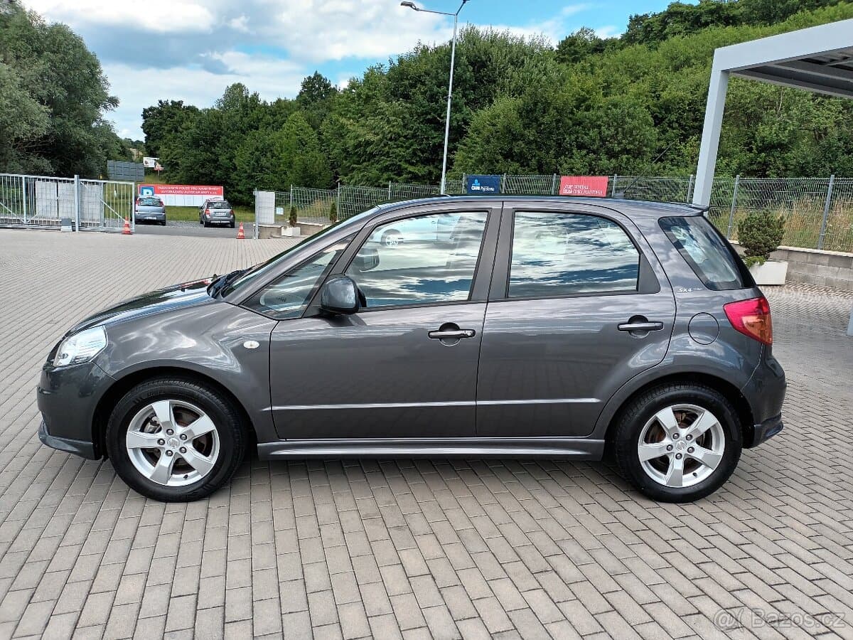 2011 Suzuki SX4 - 12