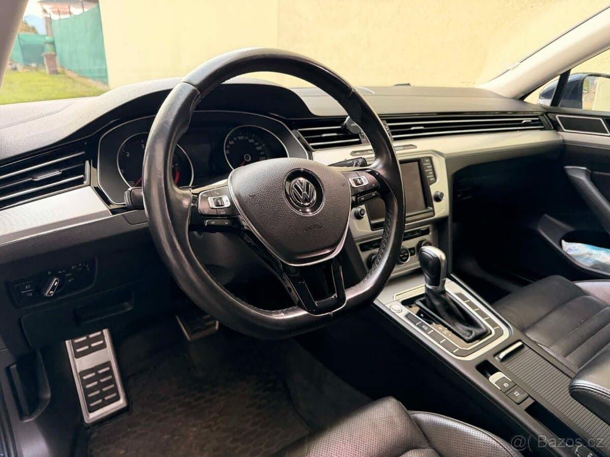 2015 Volkswagen PASSAT - 12