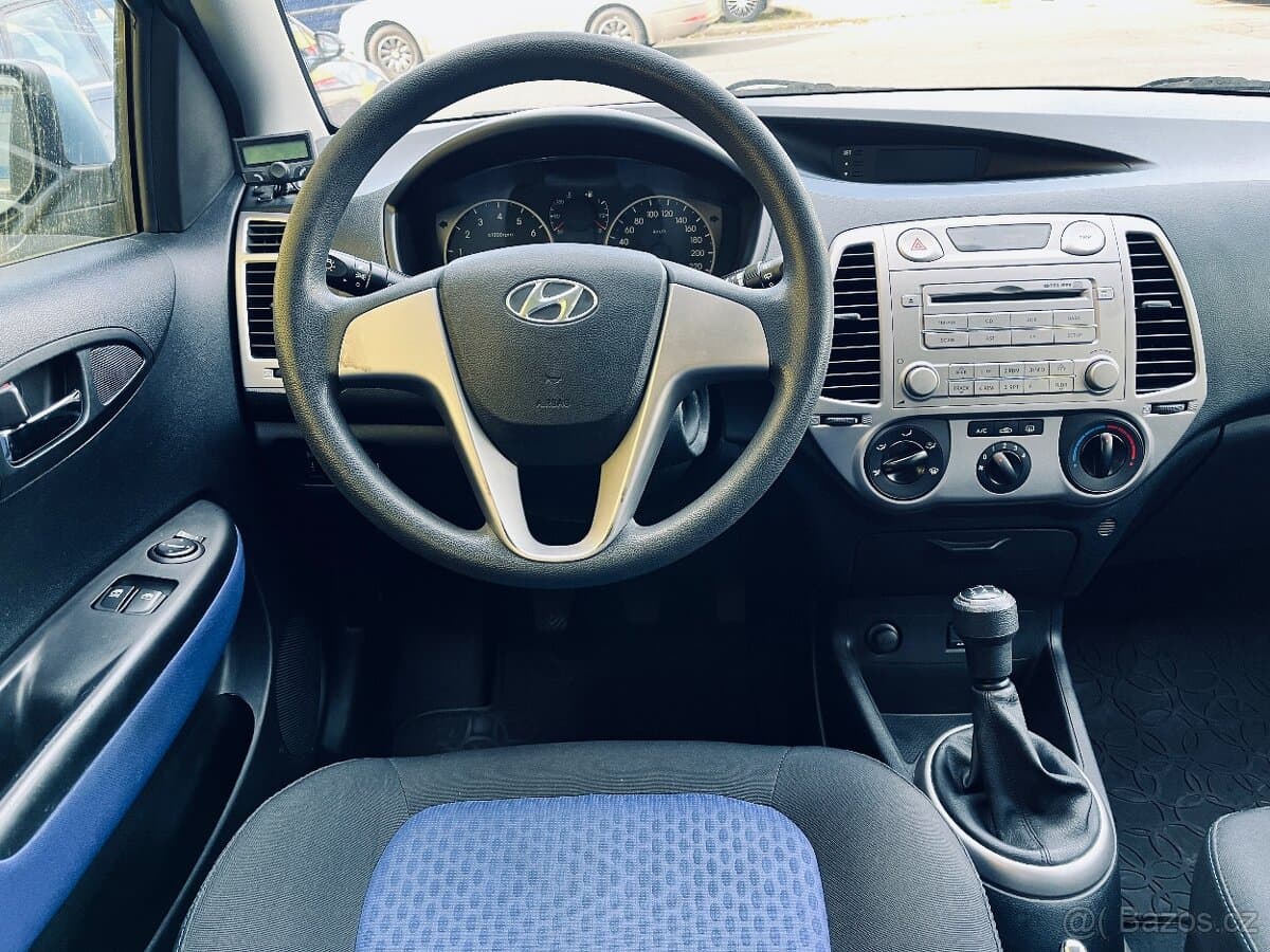 2010 Hyundai i20 - 12