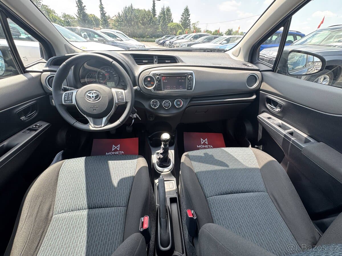 2012 Toyota YARIS - 12