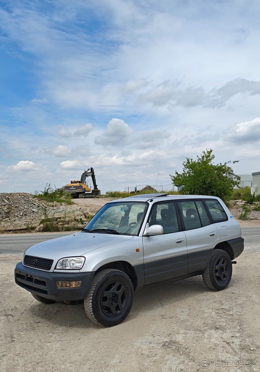 1998 Toyota RAV4 - 12