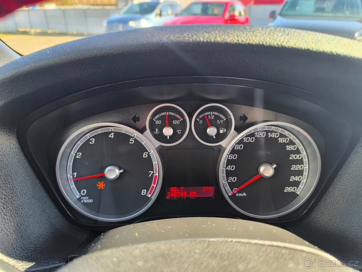 2007 Ford FOCUS - 12