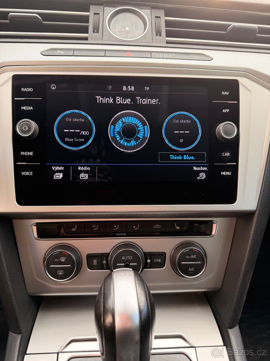 2019 Volkswagen PASSAT - 12