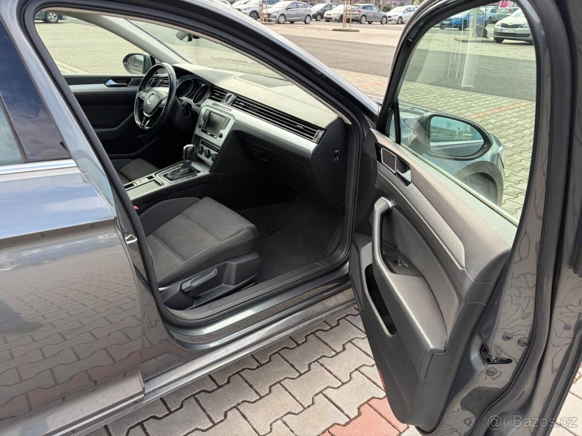 2016 Volkswagen PASSAT - 12