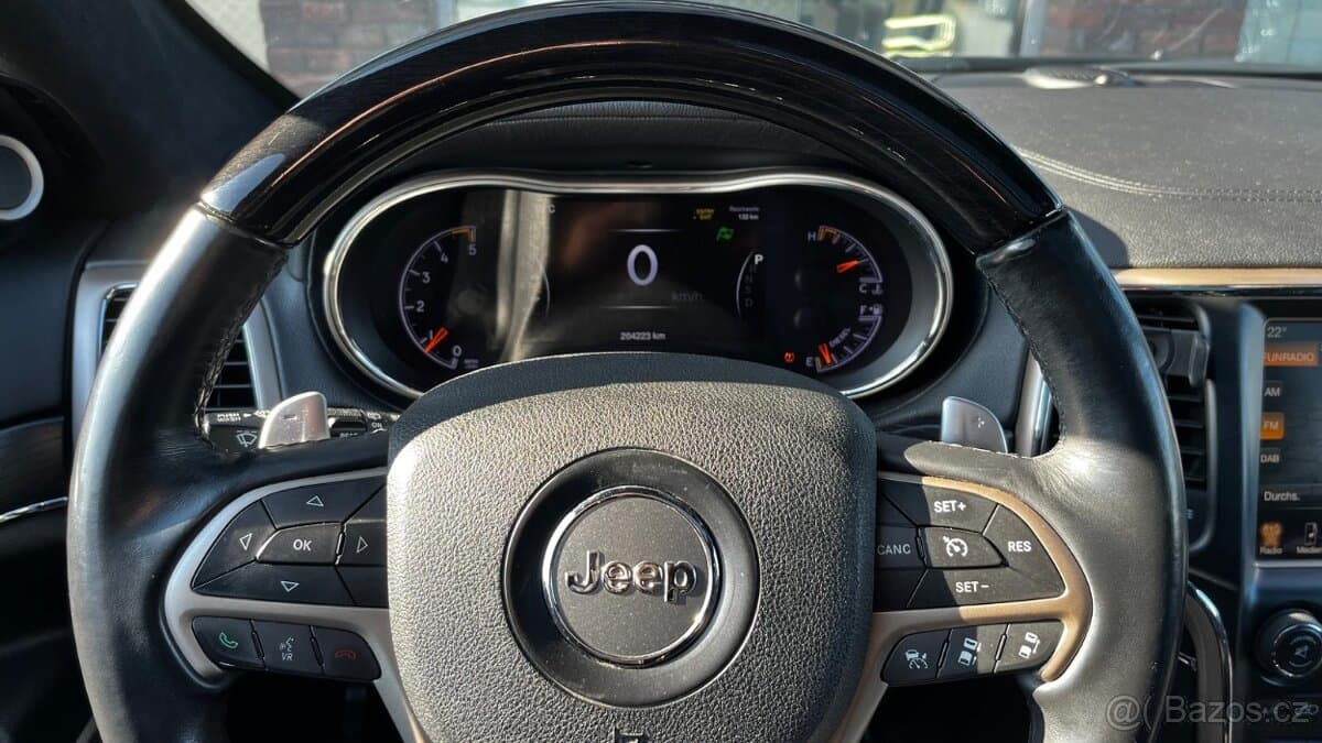 2015 Jeep CHEROKEE - 12