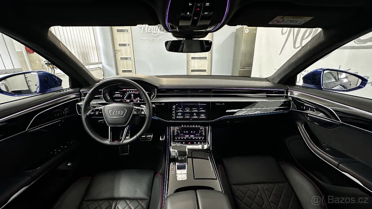 2022 Audi S8 - 12