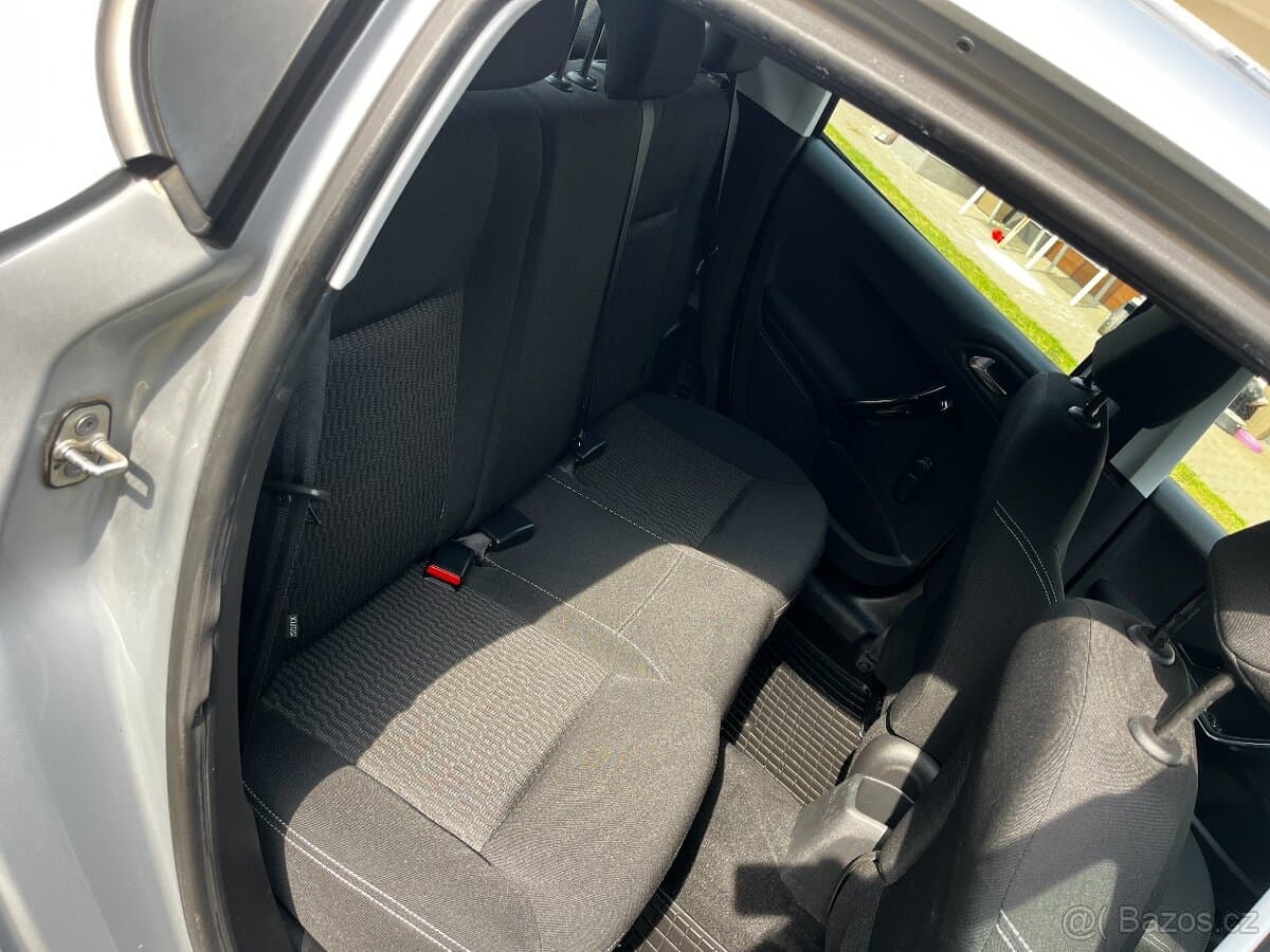 2016 Peugeot 208 - 12