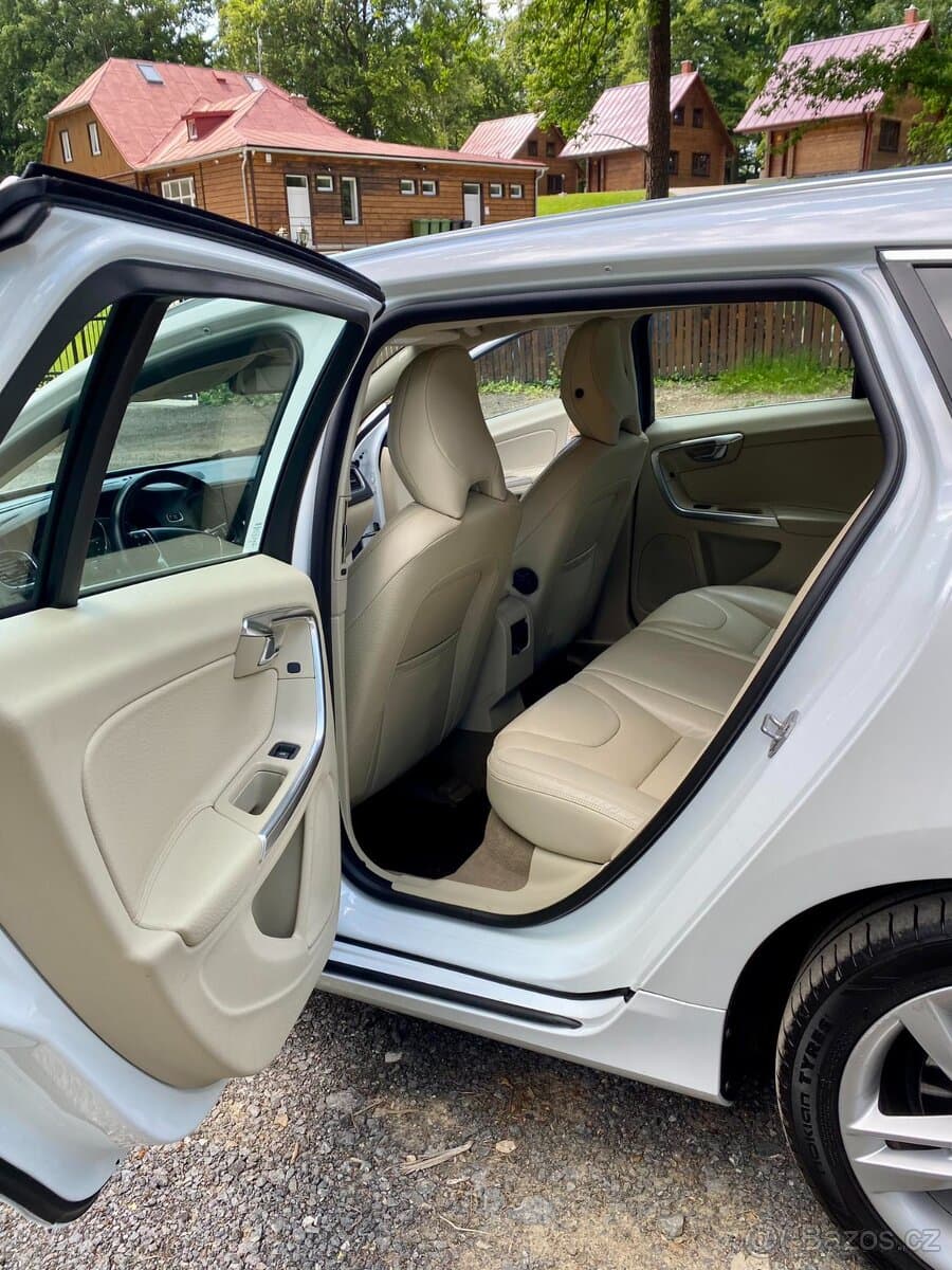 2013 Volvo V60 - 12