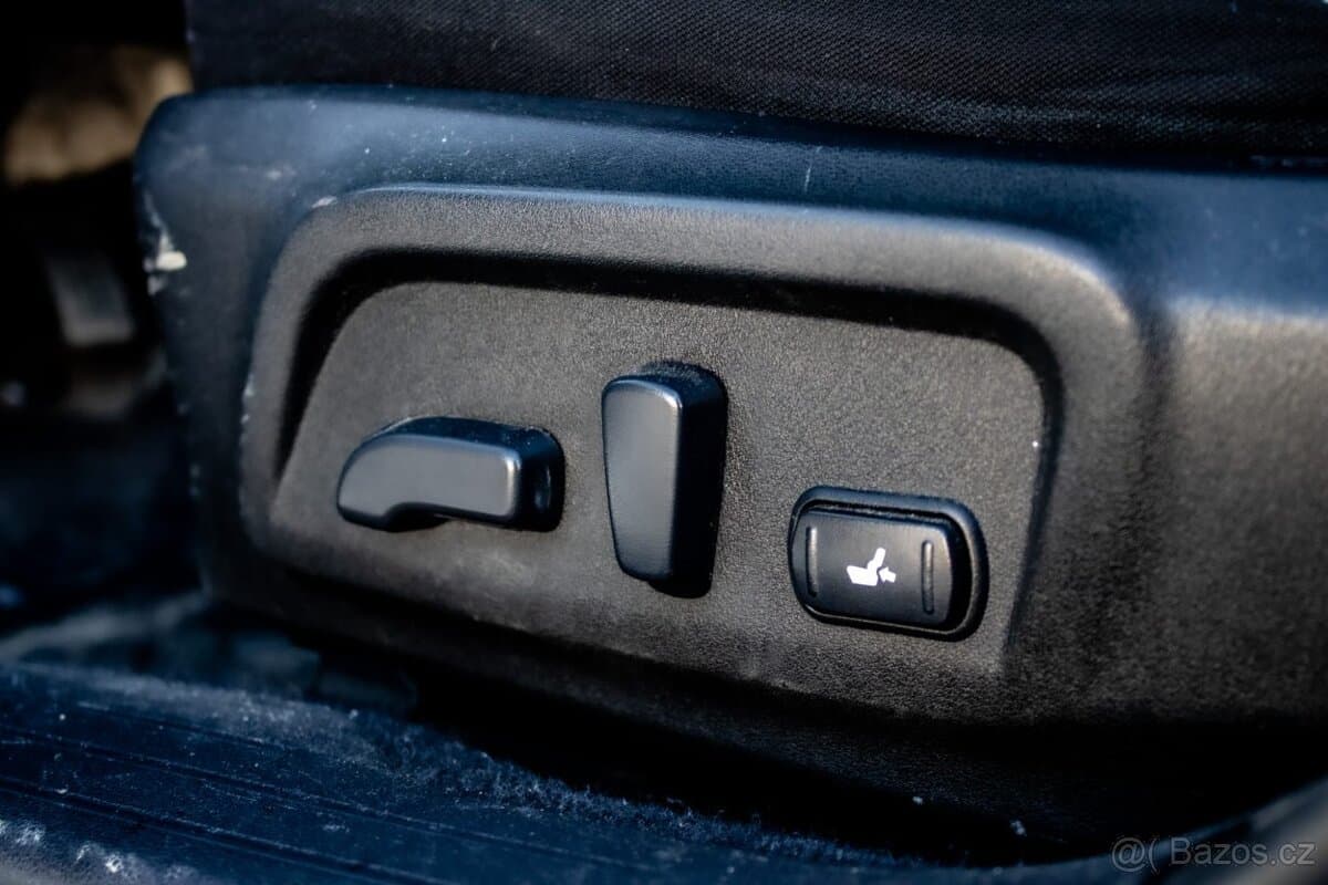 2015 Subaru OUTBACK - 12