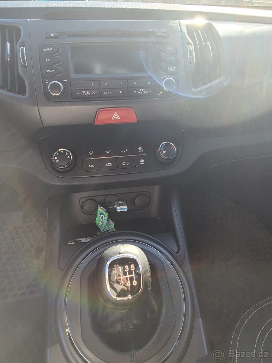 2010 Kia SPORTAGE - 12