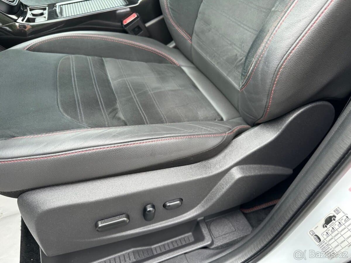 2019 Ford KUGA - 12