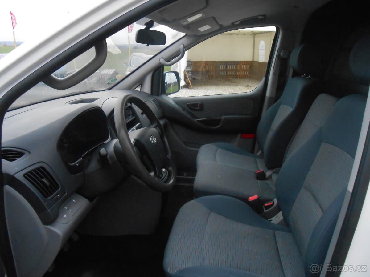 2015 Hyundai H-1 - 12
