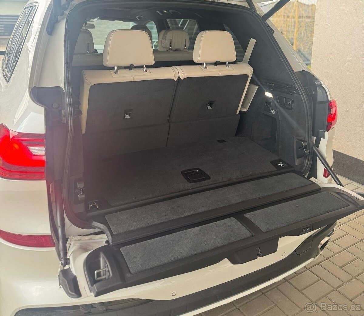 2019 BMW X7 - 12