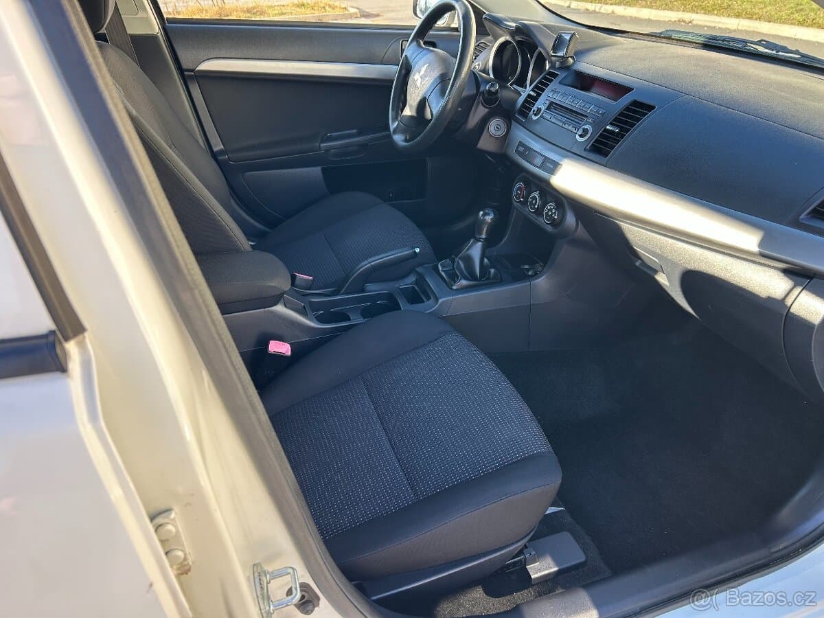 2011 Mitsubishi LANCER - 12