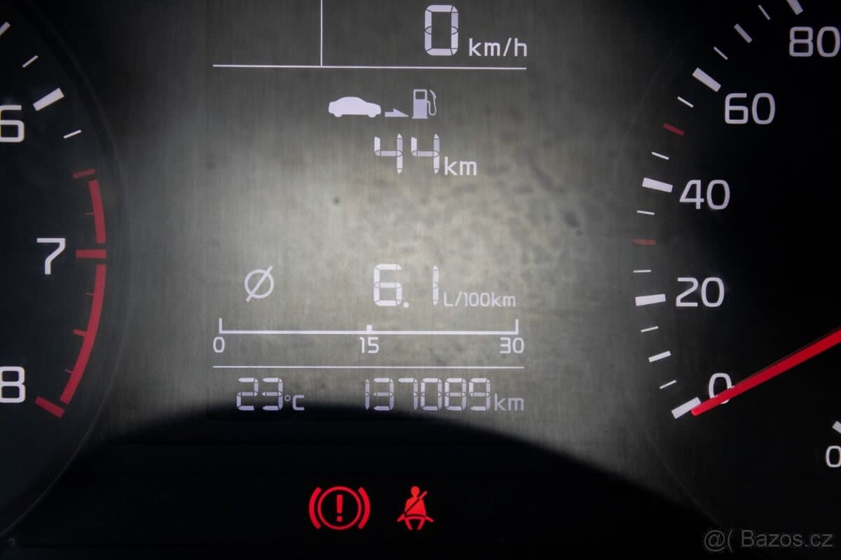2019 Kia STONIC - 12