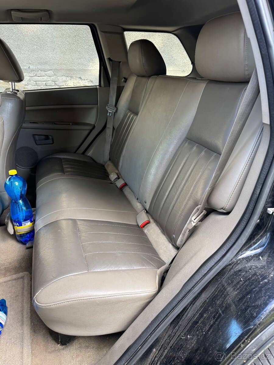 2005 Jeep CHEROKEE - 12