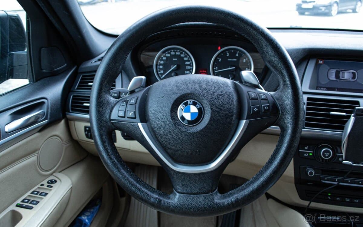 2010 BMW X6 - 12