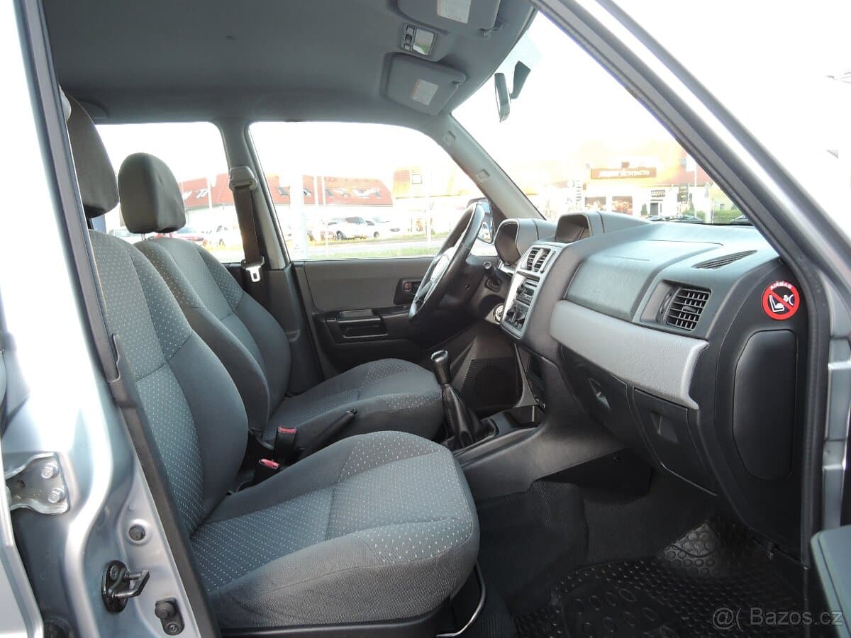 2006 Mitsubishi PAJERO - 12