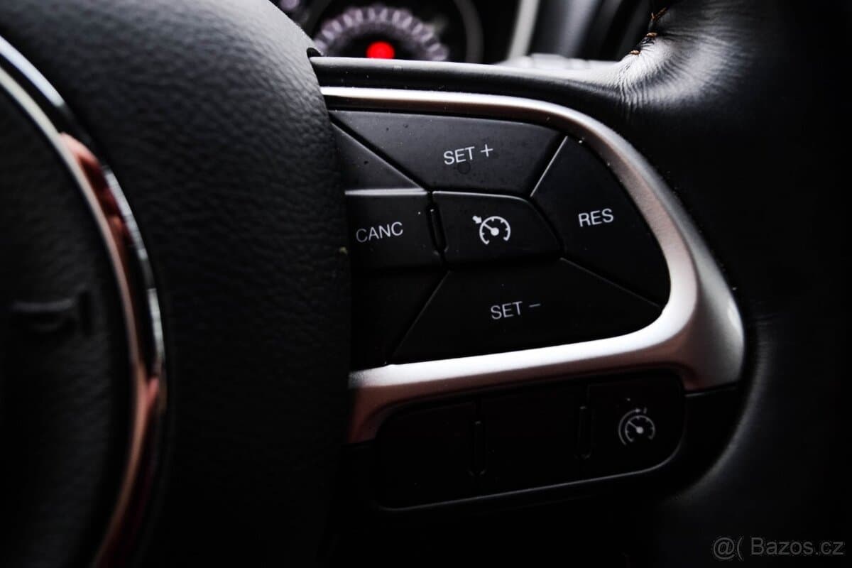 2019 Jeep COMPASS - 12