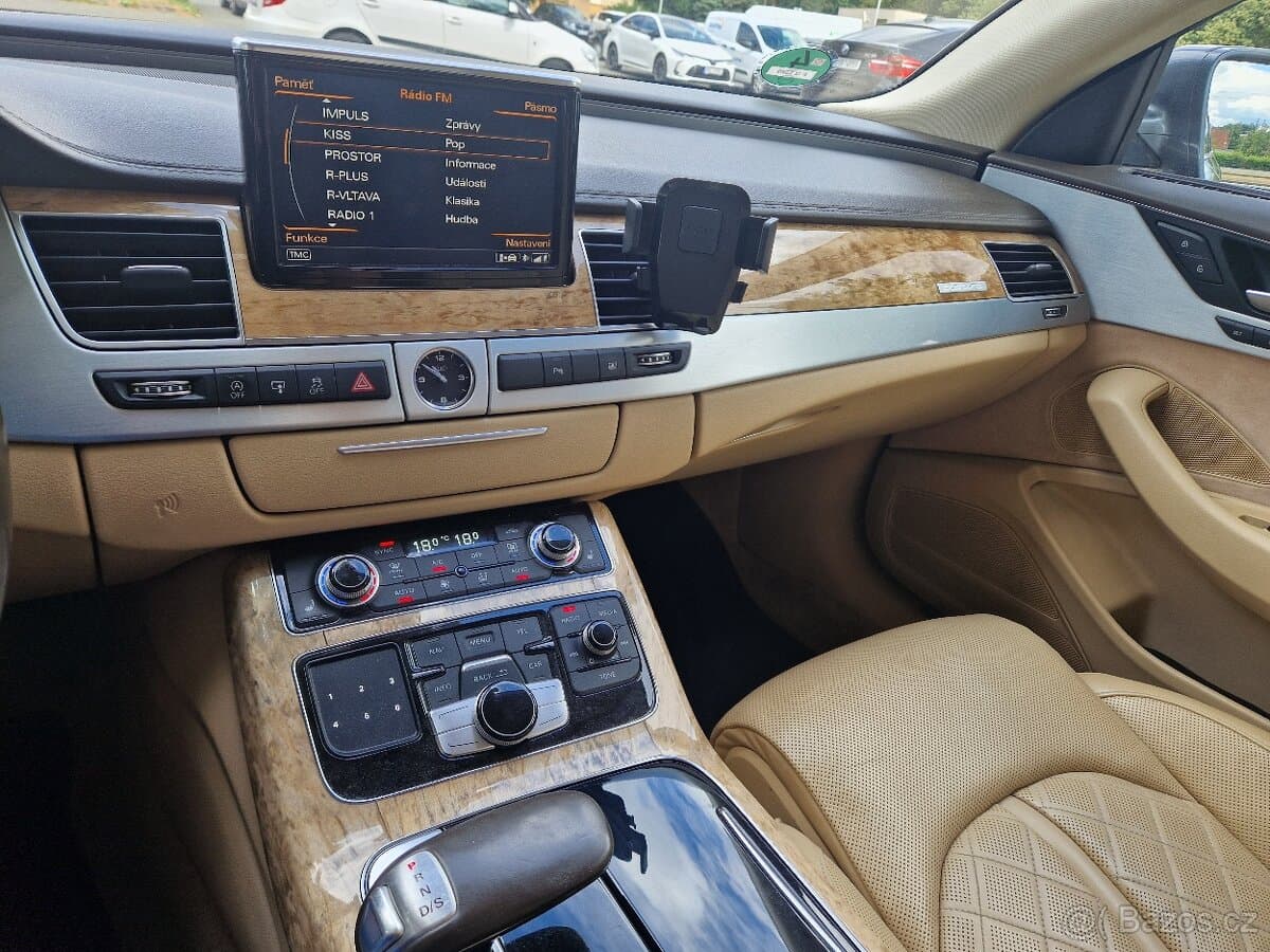 2014 Audi A8 - 12