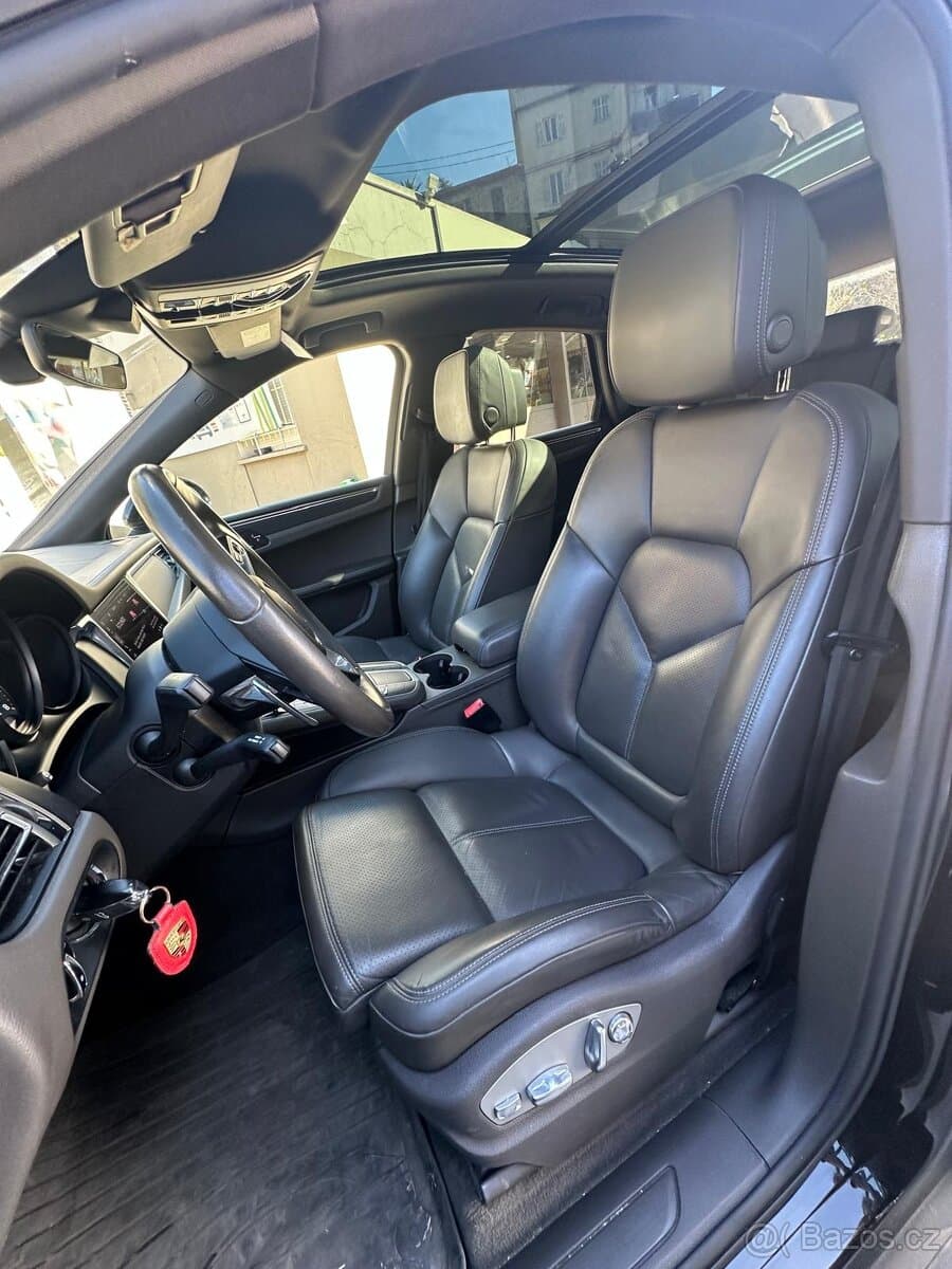 2020 Porsche MACAN - 12