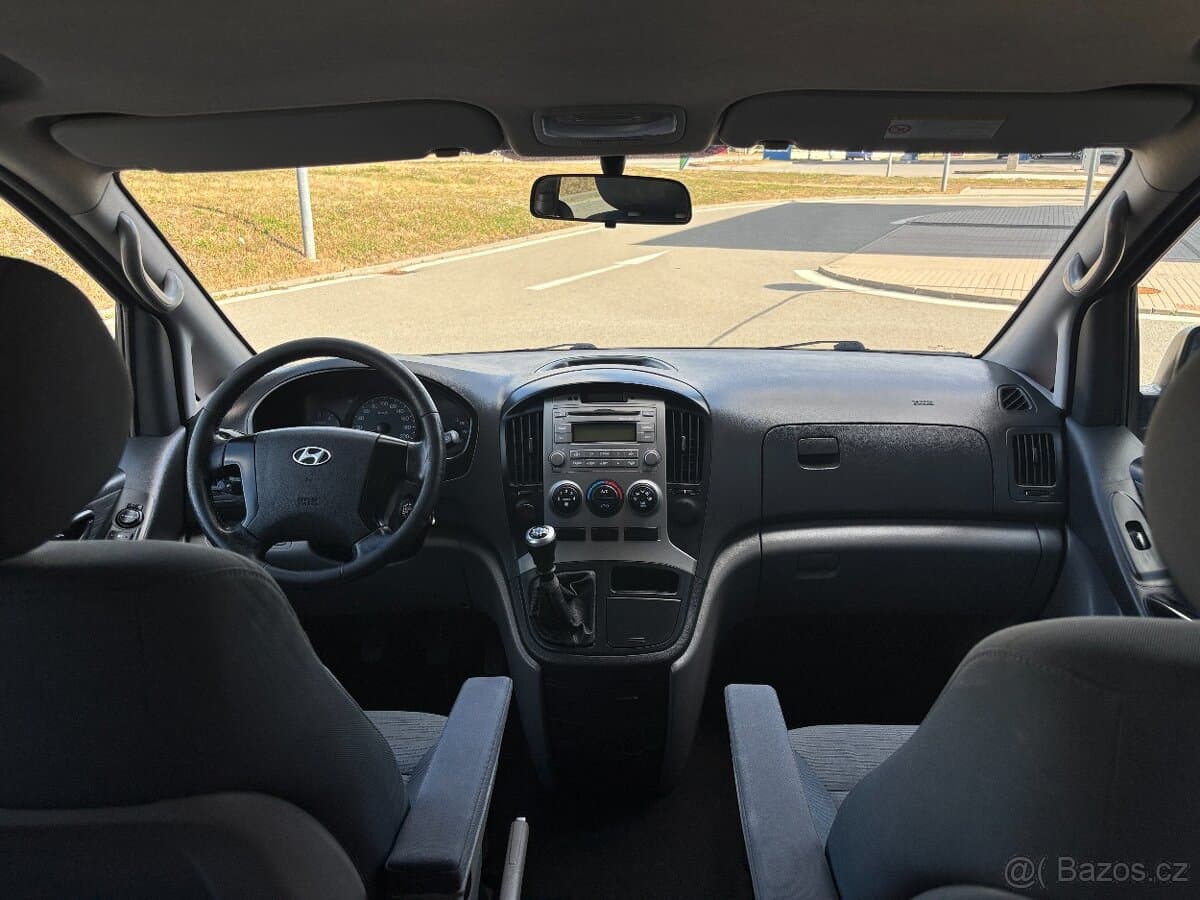 2013 Hyundai H-1 - 12