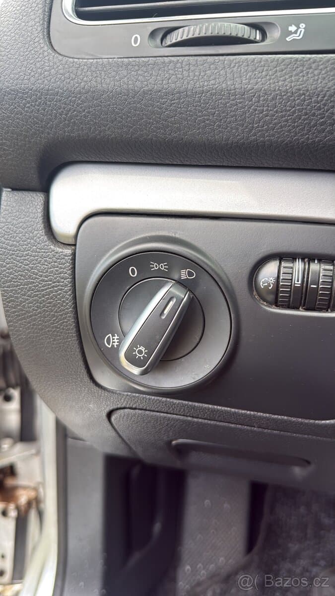 2010 Volkswagen GOLF - 12