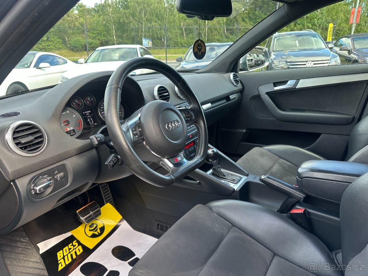 2010 Audi S3 - 12