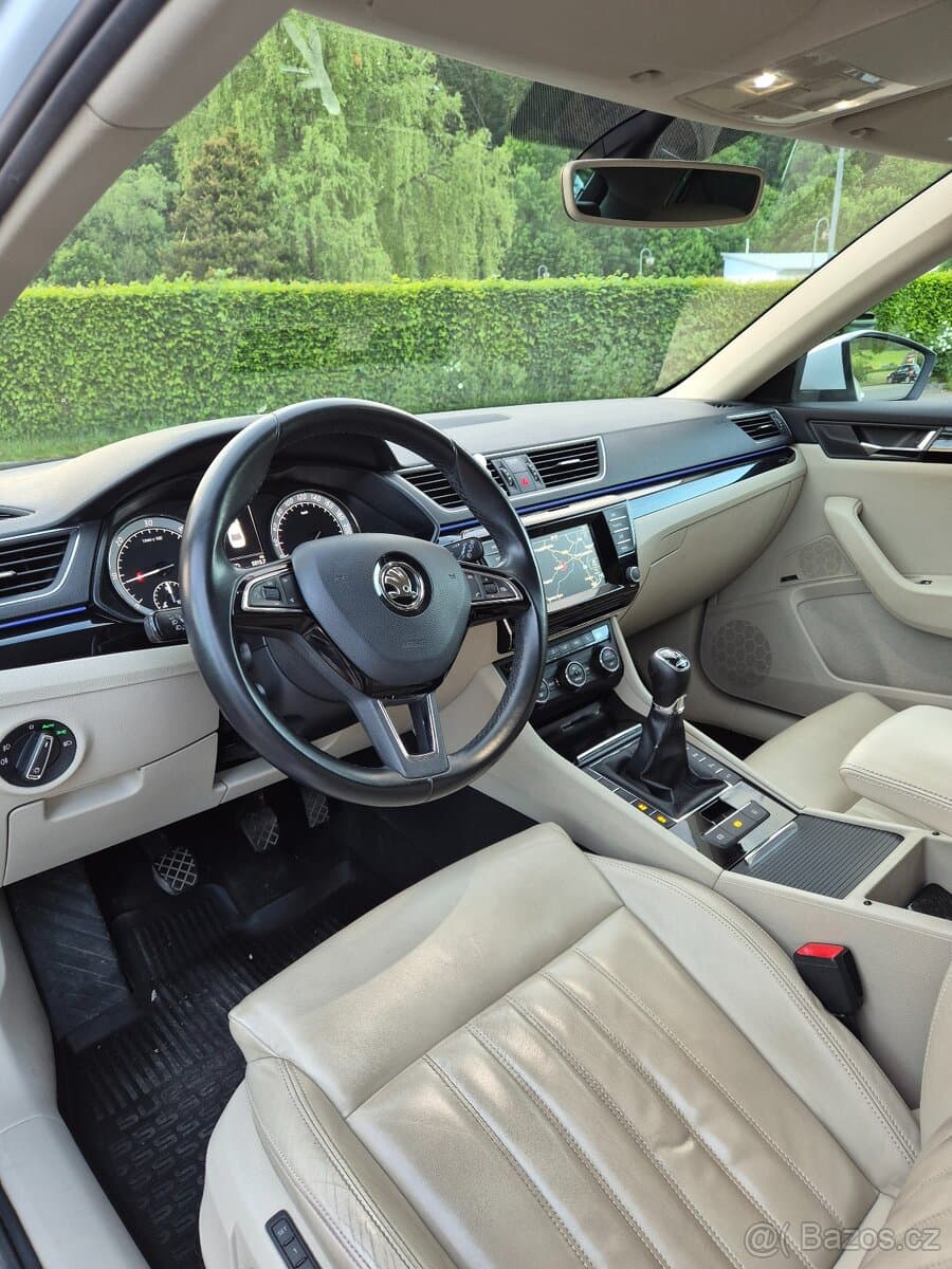 Škoda SUPERB - 12