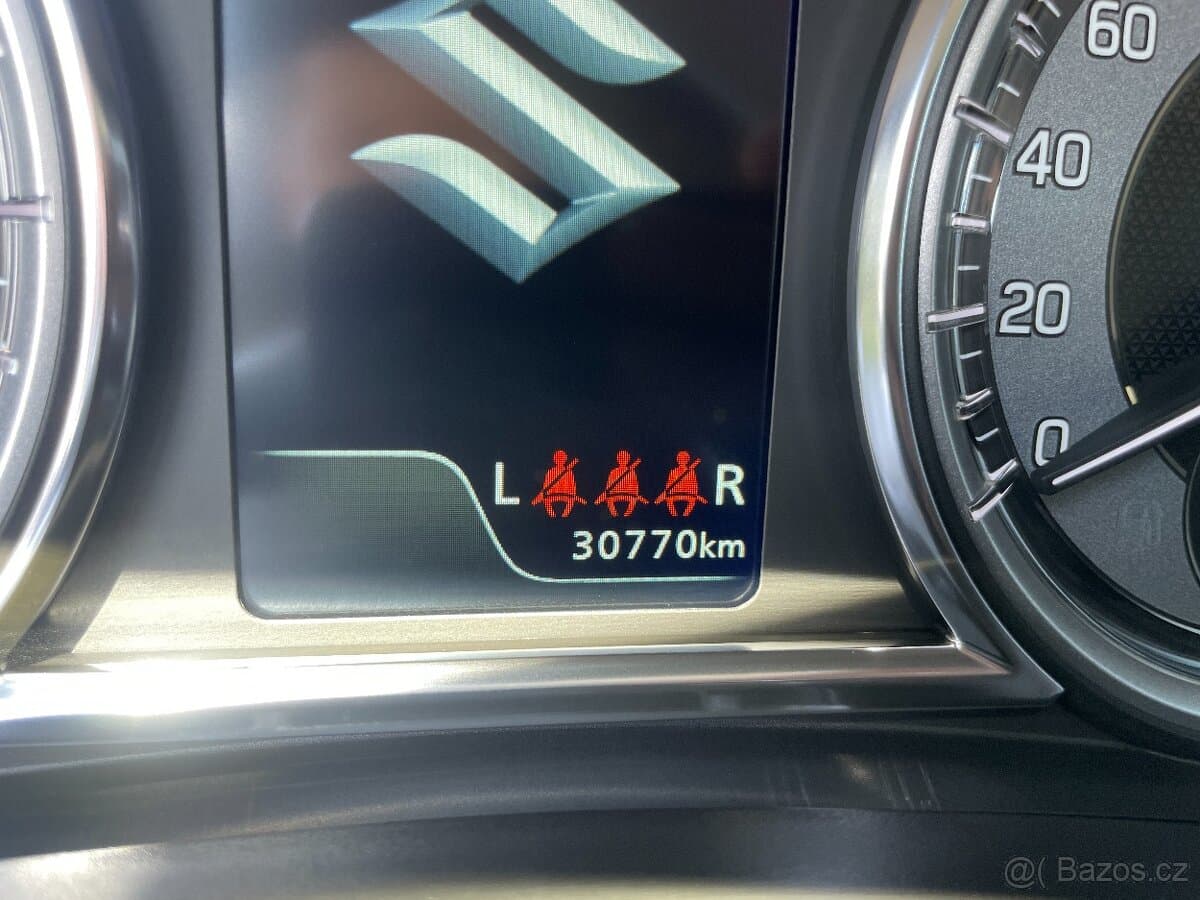 Suzuki S-CROSS - 12
