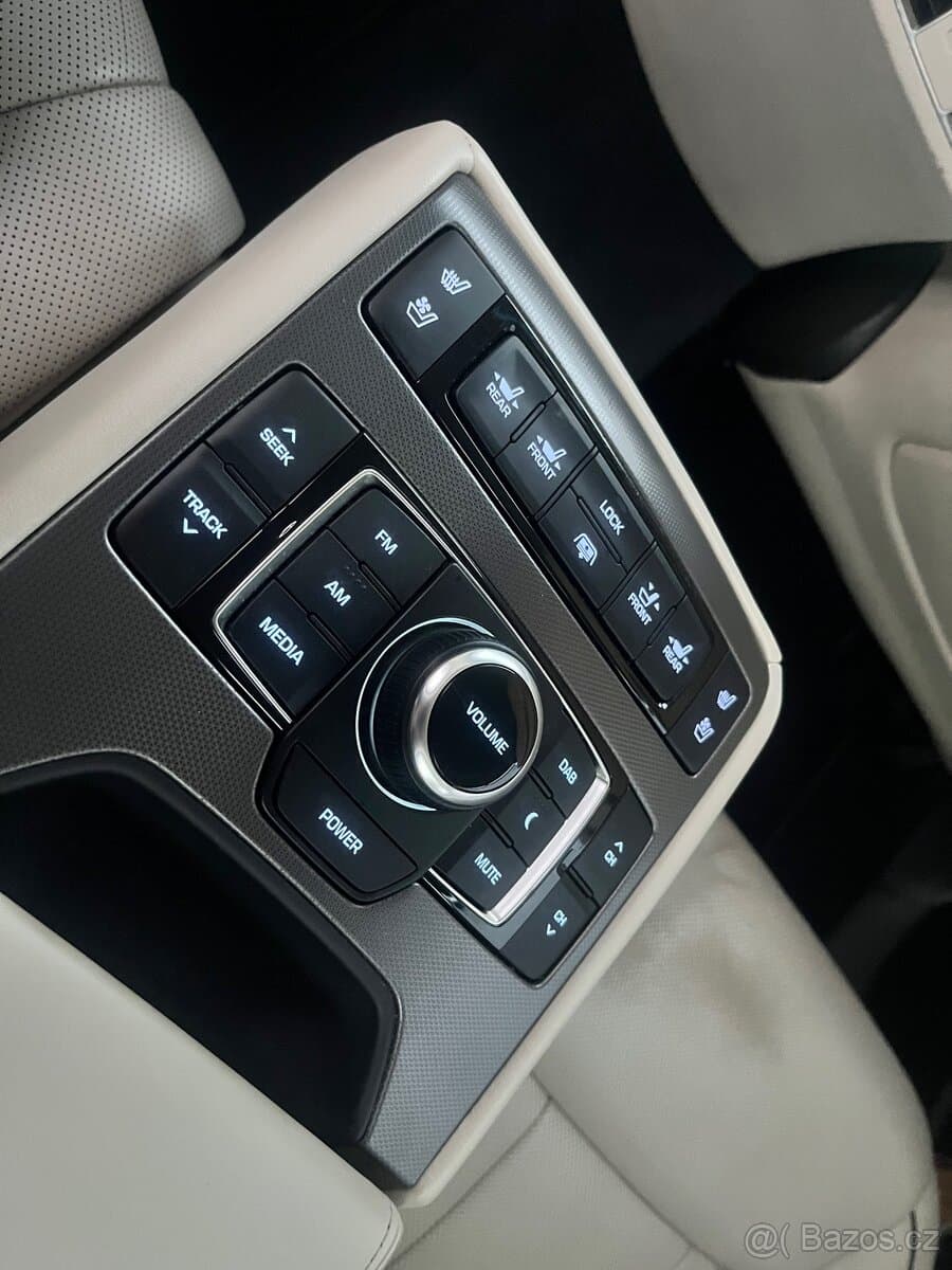 Hyundai GENESIS - 12