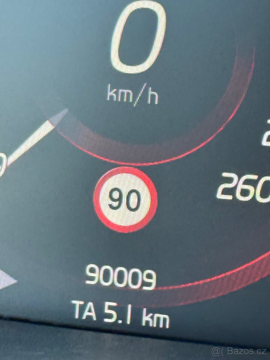 2019 Volvo XC40 - 12