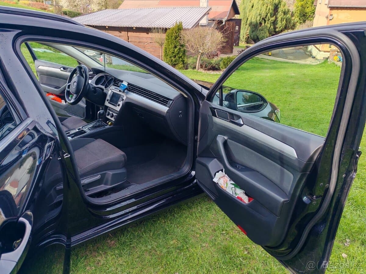 2015 Volkswagen PASSAT - 12