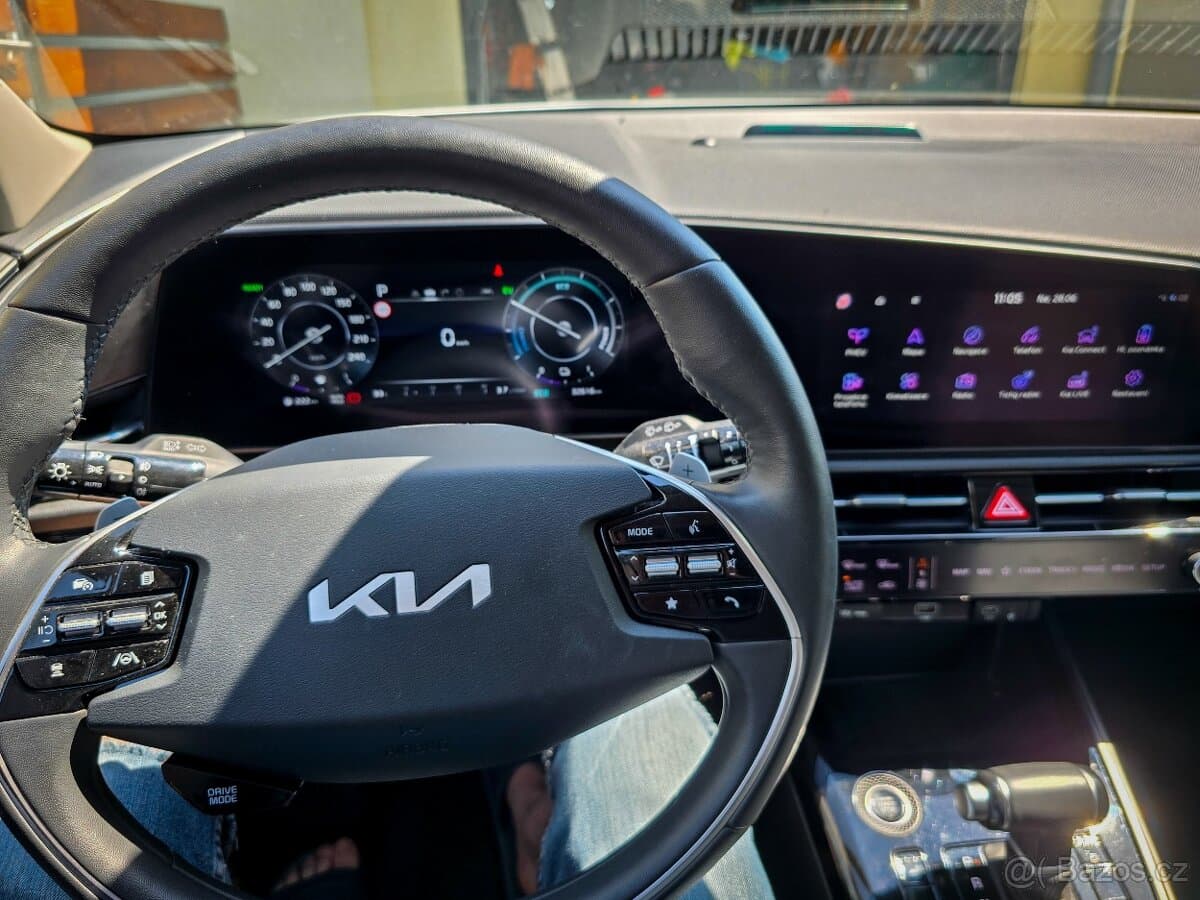 2022 Kia NIRO - 12