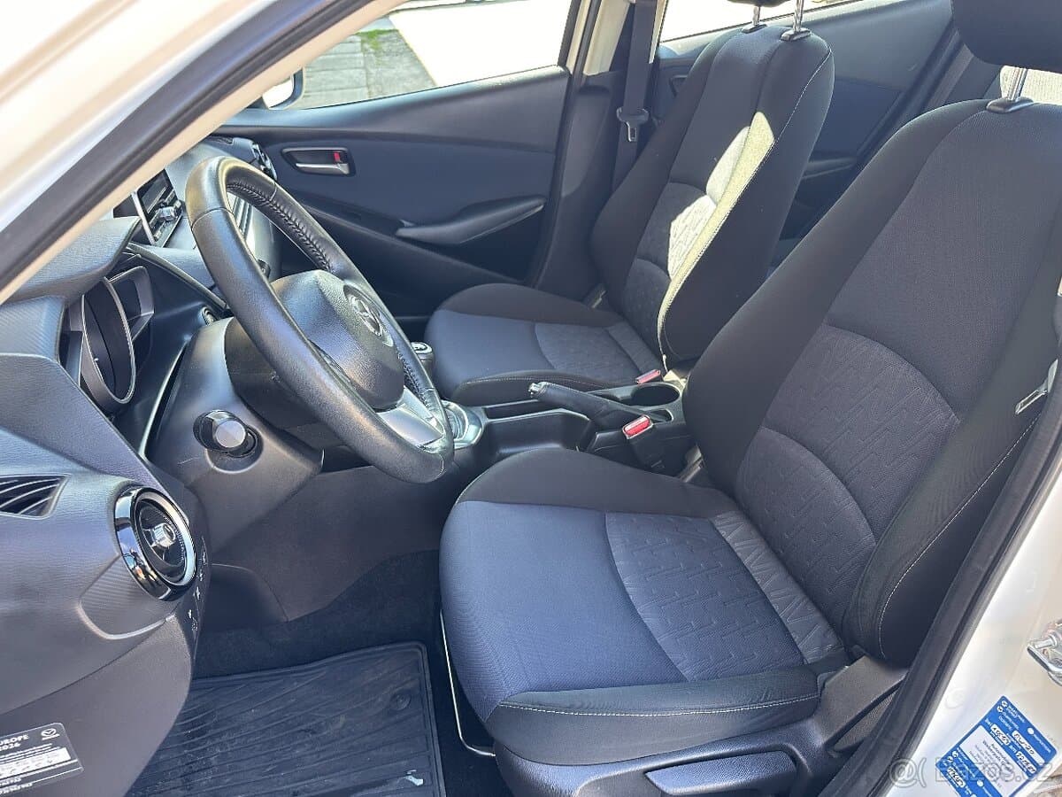 2015 Mazda 2 - 12