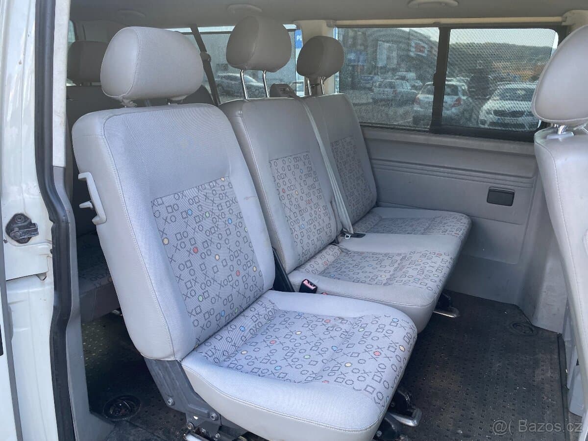 2004 Volkswagen CARAVELLE - 12