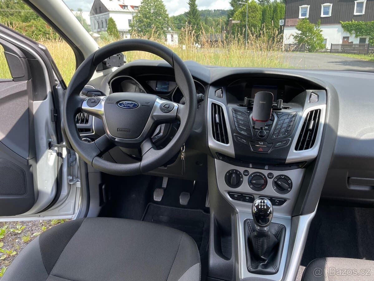 2012 Ford FOCUS - 12