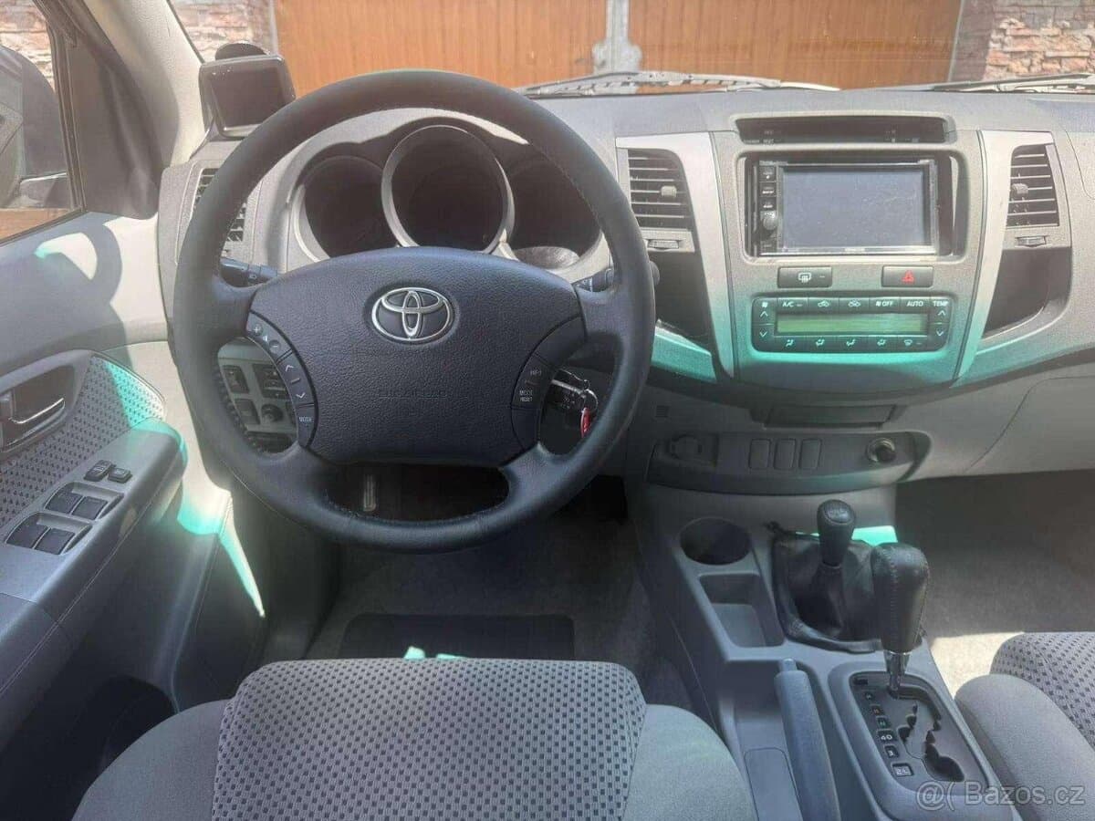 2009 Toyota HILUX - 12