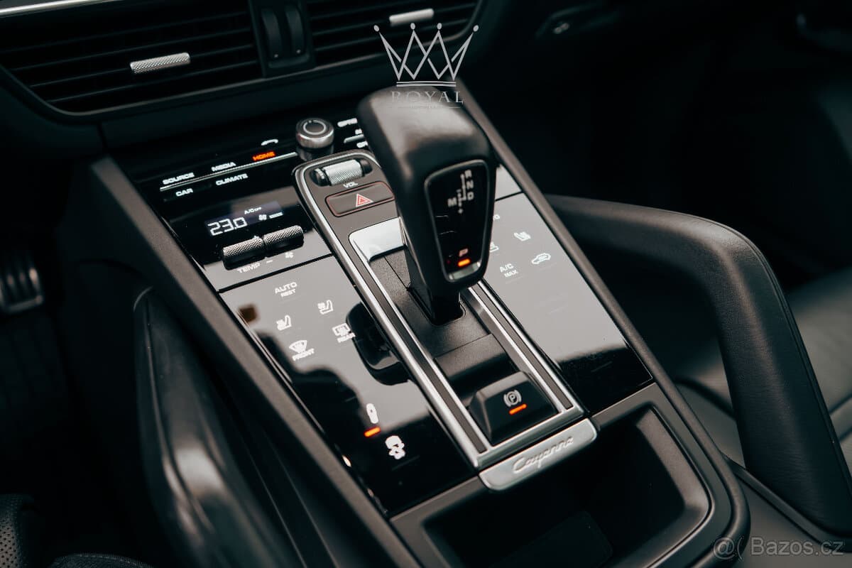 2021 Porsche CAYENNE - 12